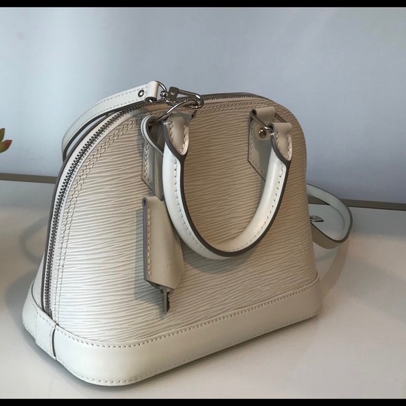 Authentic Louis Vuitton Alma BB - Picture 2 of 6